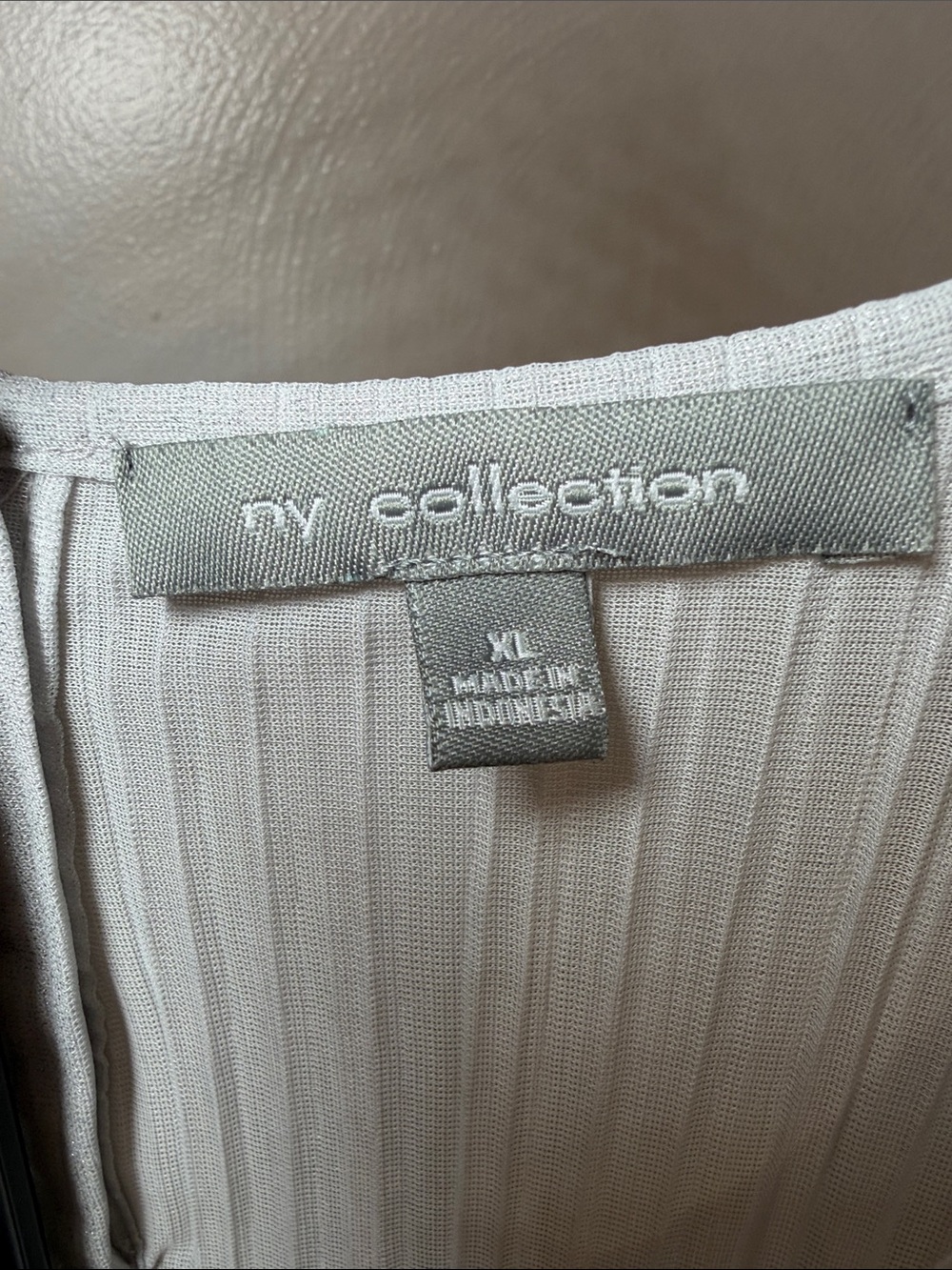 NY Collection Silver Ribbed Pleated Tank Top / Shell - Picture 4 of 5